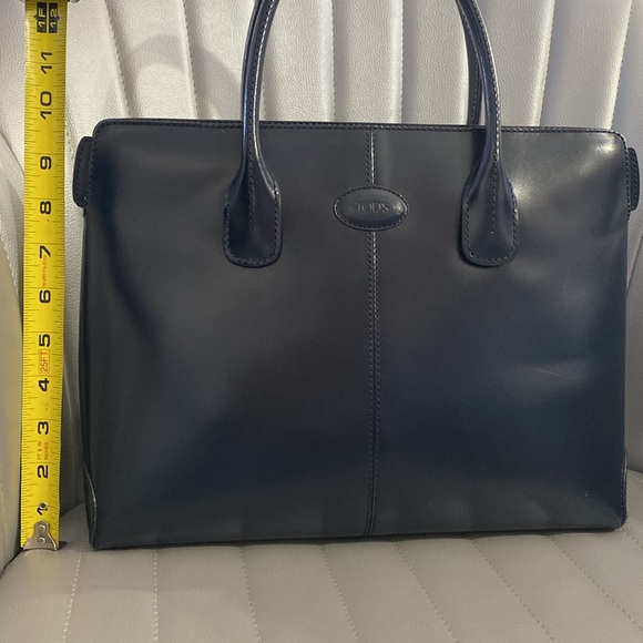 Tod’s Tote - Picture 5 of 15